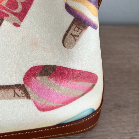 Dooney & Bourke popsicle bag. - Picture 7 of 11
